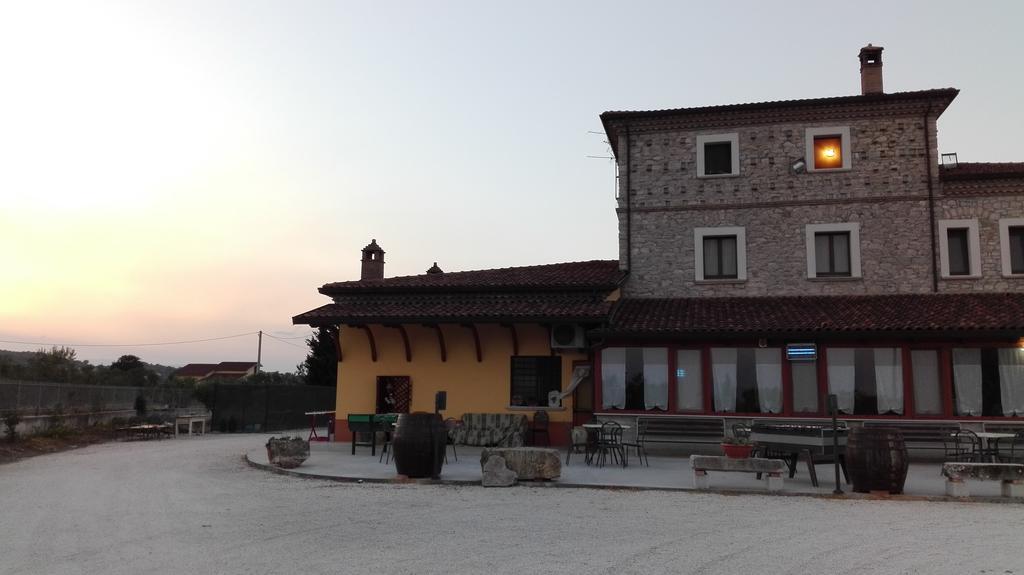 Вілла Agriturismo La Vecchia Cascina Di Paolo & Belinda П'єтрельчина Екстер'єр фото