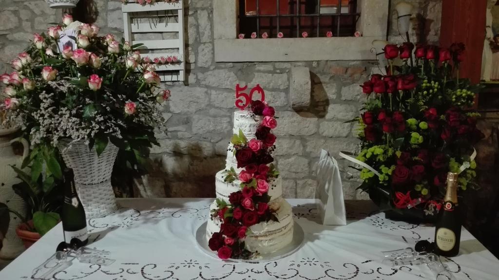 Вілла Agriturismo La Vecchia Cascina Di Paolo & Belinda П'єтрельчина Екстер'єр фото